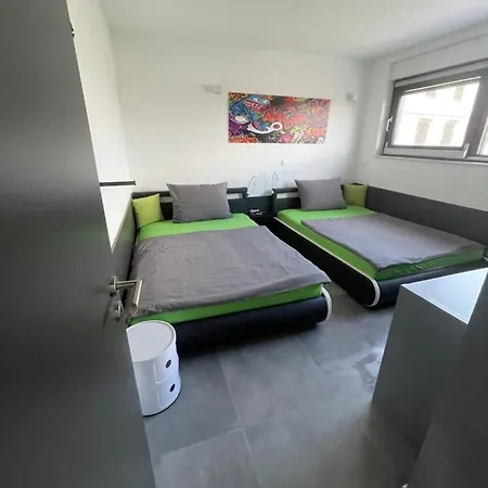 Jimmys Direkt Am Und Beheiztem Pool