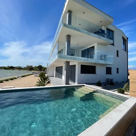 Jimmys Direkt Am Und Beheiztem Pool Privlaka (Zadar)