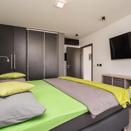 Apartament Jimmys Direkt Am Und Beheiztem Pool