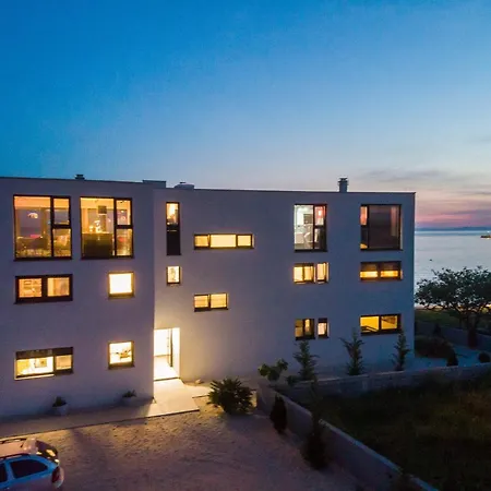 Jimmys Direkt Am Und Beheiztem Pool *