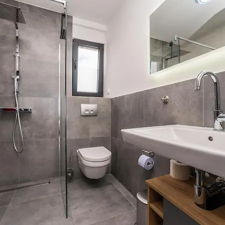 Jimmys Direkt Am Und Beheiztem Pool Apartament *