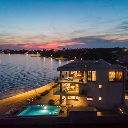 Jimmys Direkt Am Und Beheiztem Pool Apartament