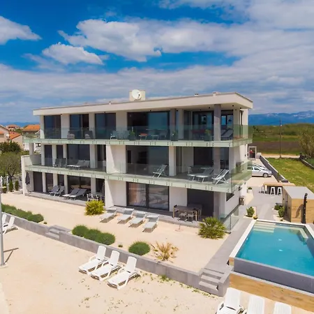 Apartament Jimmys Direkt Am Und Beheiztem Pool Privlaka (Zadar)