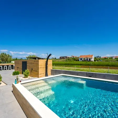 Jimmys Direkt Am Und Beheiztem Pool