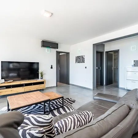 Apartament Jimmys Direkt Am Und Beheiztem Pool Privlaka (Zadar)