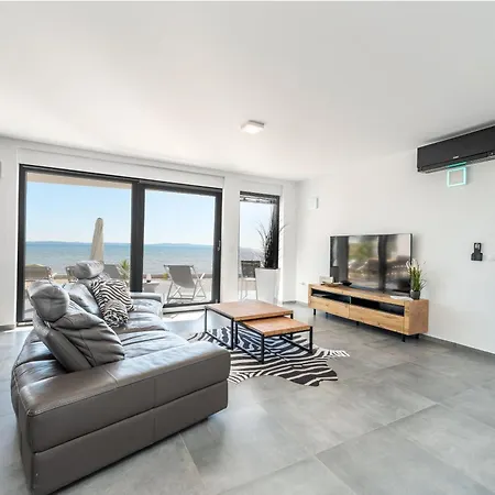 Jimmys Direkt Am Und Beheiztem Pool Apartament