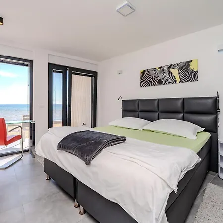 Apartament Jimmys Direkt Am Und Beheiztem Pool Privlaka (Zadar)