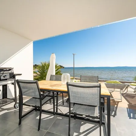 Apartament Jimmys Direkt Am Und Beheiztem Pool Privlaka (Zadar)