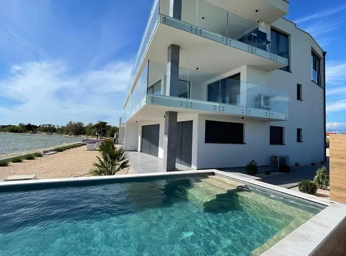 Jimmys Direkt Am Und Beheiztem Pool Privlaka (Zadar)