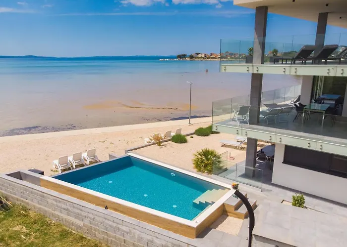 Jimmys Direkt Am Und Beheiztem Pool