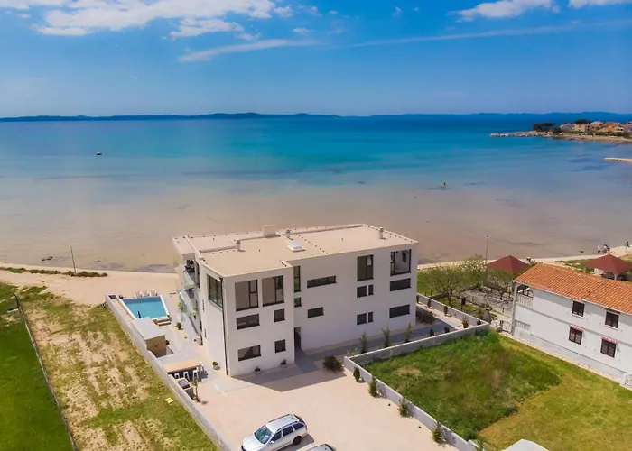 Appartement Jimmys Direkt Am Und Beheiztem Pool