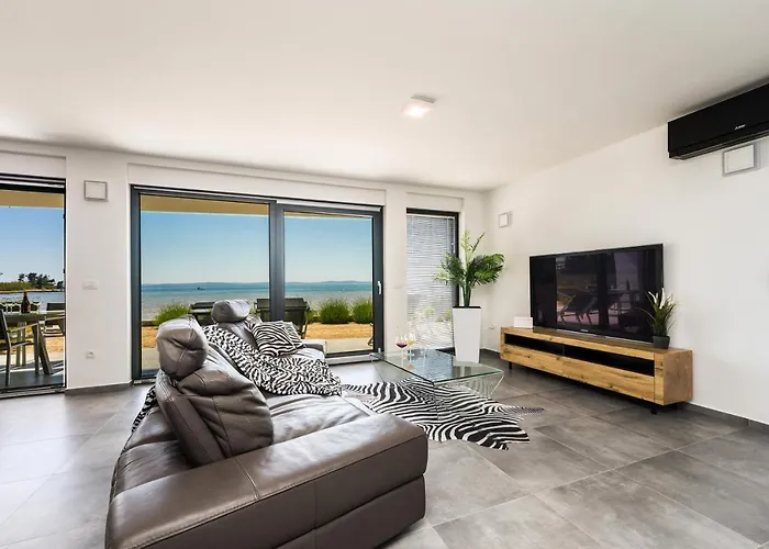 Jimmys Direkt Am Und Beheiztem Pool * Privlaka (Zadar)