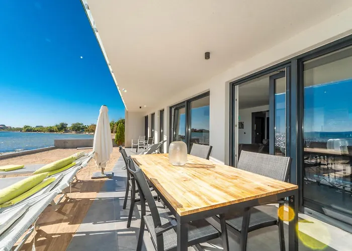 Jimmys Direkt Am Und Beheiztem Pool * Privlaka (Zadar)