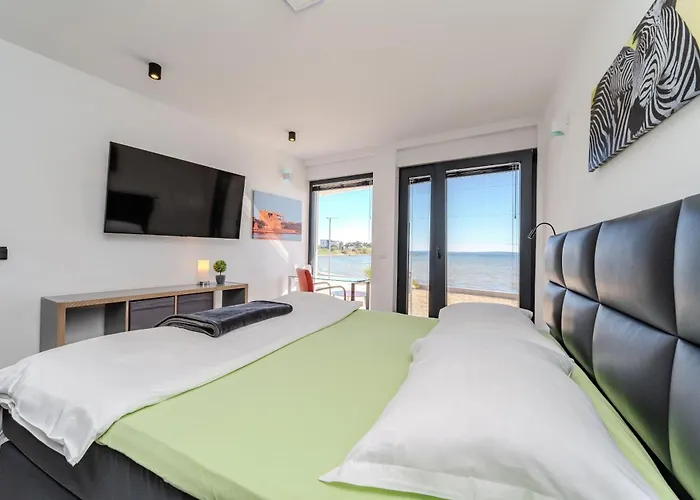 Appartement Jimmys Direkt Am Und Beheiztem Pool *