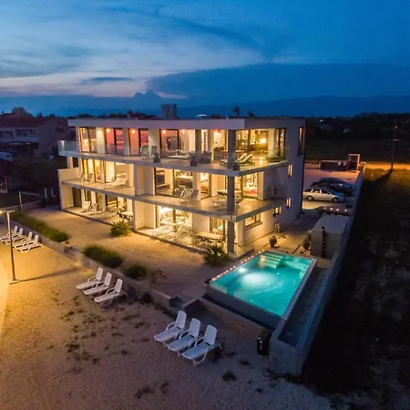 Jimmys Direkt Am Und Beheiztem Pool Appartement Privlaka (Zadar)