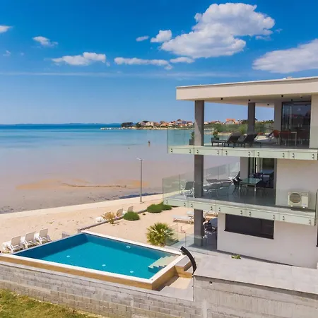 Appartement Jimmys Direkt Am Und Beheiztem Pool *