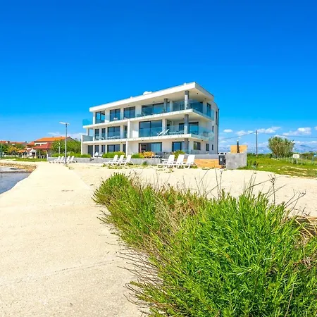 Jimmys Direkt Am Und Beheiztem Pool Privlaka (Zadar)