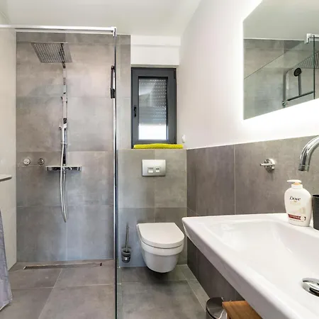 アパート Jimmys Direkt Am Und Beheiztem Pool プリヴラカ