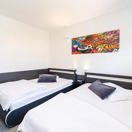 Jimmys Direkt Am Und Beheiztem Pool プリヴラカ