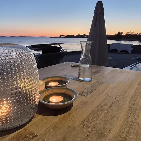 Jimmys Direkt Am Und Beheiztem Pool Privlaka (Zadar)