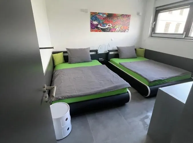 Jimmys Direkt Am Und Beheiztem Pool