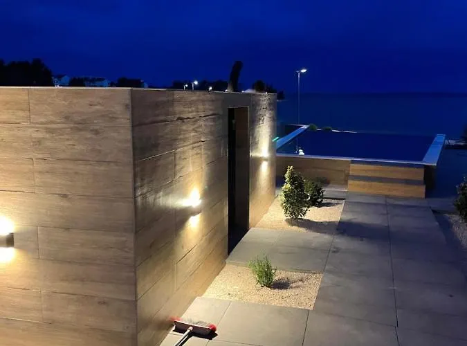 Jimmys Direkt Am Und Beheiztem Pool * Privlaka (Zadar)