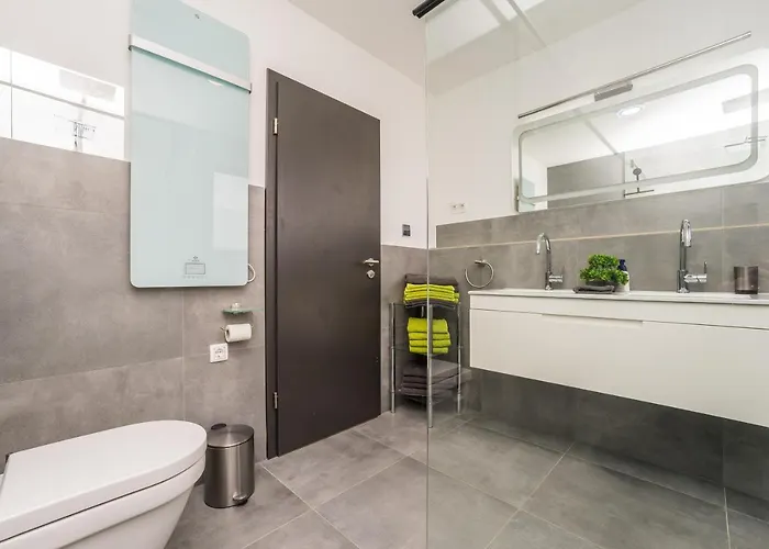 Jimmys Direkt Am Und Beheiztem Pool