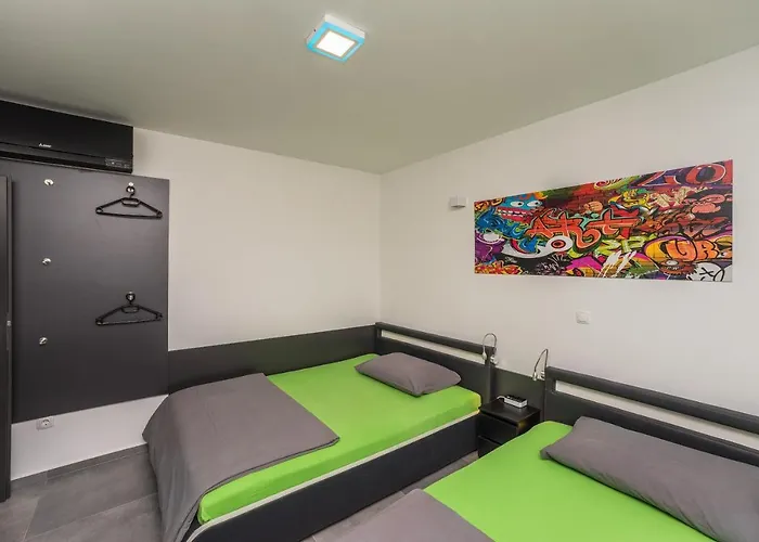 Jimmys Direkt Am Und Beheiztem Pool Privlaka (Zadar)