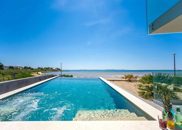 Jimmys Direkt Am Und Beheiztem Pool * Privlaka (Zadar)