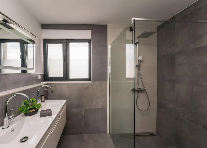 Jimmys Direkt Am Und Beheiztem Pool Apartmán *