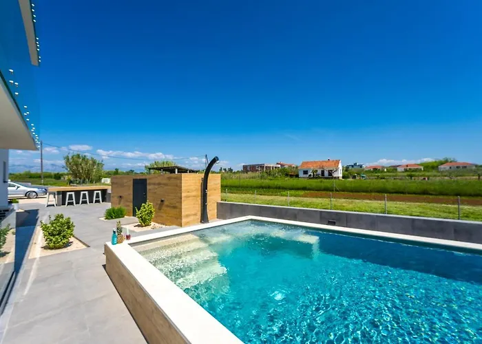 Jimmys Direkt Am Und Beheiztem Pool