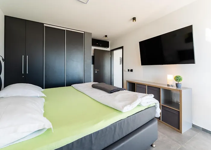 Jimmys Direkt Am Und Beheiztem Pool * Privlaka