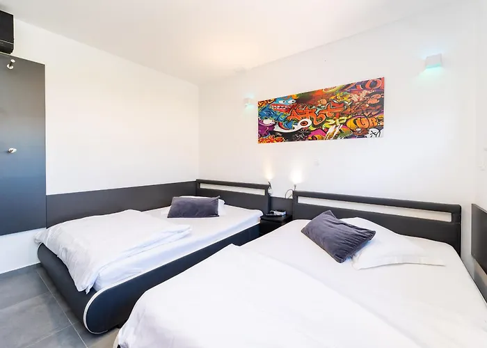 Jimmys Direkt Am Und Beheiztem Pool Privlaka (Zadar)