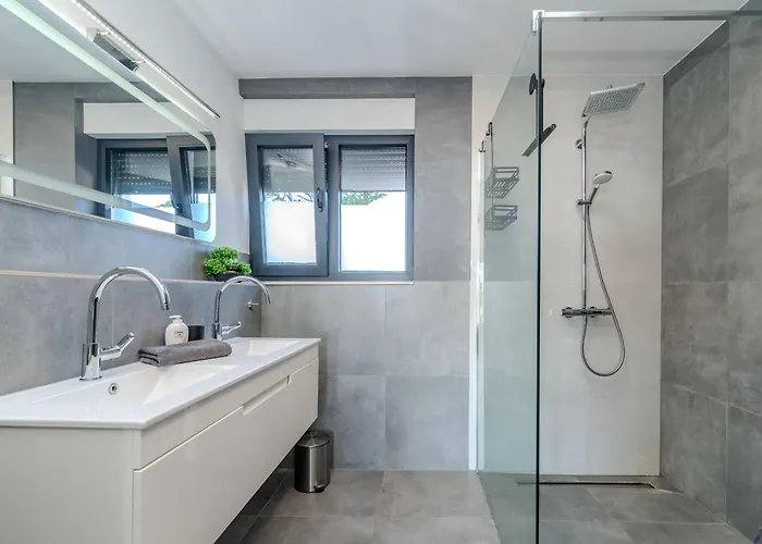 Jimmys Direkt Am Und Beheiztem Pool Apartmán *